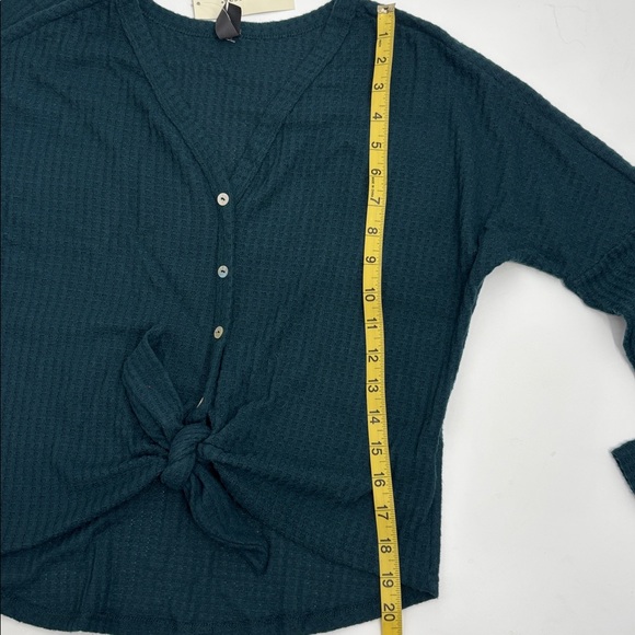 Francesca's ALYA Green Knit Tie Front Top, Size XS - Picture 11 of 12